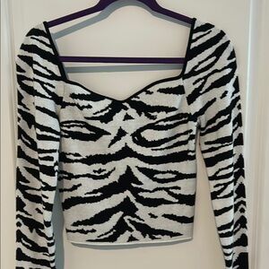 NWT Chic Zebra Print Women's sweater top